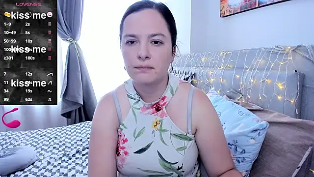 angelaagomez online show from 05-05-26, 06:33