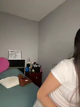 Snapshot of Sammy_pink chatting on 03-08-25, 03:50 Sammy pink online show from 03-08-25, 03:50