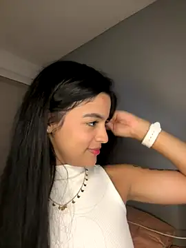 Snapshot of Sammy_pink chatting on 09-27-25, 04:51 Sammy pink online show from 09-27-25, 04:51