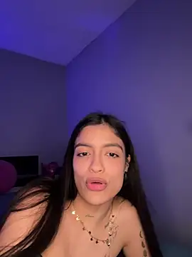 Snapshot of Sammy_pink chatting on 01-25-25, 03:40 Sammy pink online show from 01-25-25, 03:40