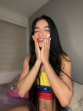 Snapshot of Sammy_pink chatting on 05-19-26, 12:04 Sammy pink online show from 05-19-26, 12:04