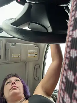 Snapshot of Babii_Nova chatting on 11-13-25, 11:52 Babii Nova online show from 11-13-25, 11:52