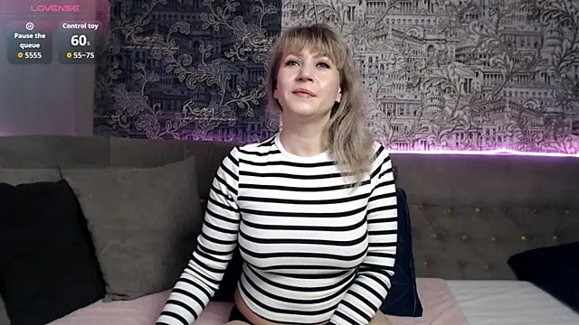 mandy foxxx online show from 11-18-25, 10:18