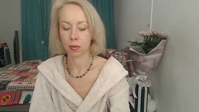 LuxuryNika online show from 10-19-25, 06:43