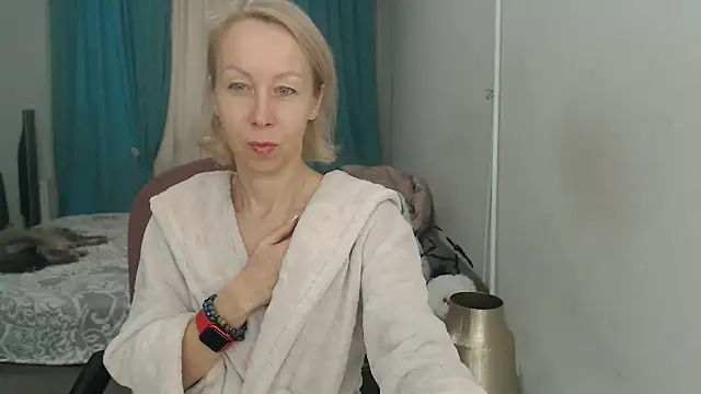 LuxuryNika online show from 11-07-25, 10:42