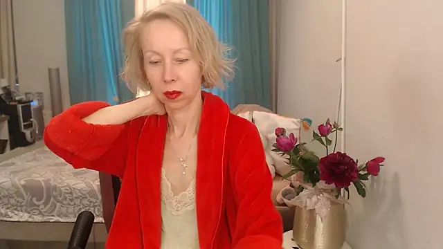 Snapshot of LuxuryNika chatting on 05-31-26, 08:42 LuxuryNika online show from 05-31-26, 08:42