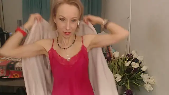 LuxuryNika online show from 03-12-26, 04:44