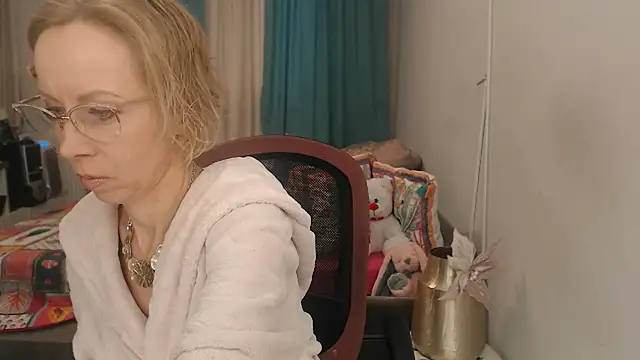 LuxuryNika online show from 04-08-26, 02:40