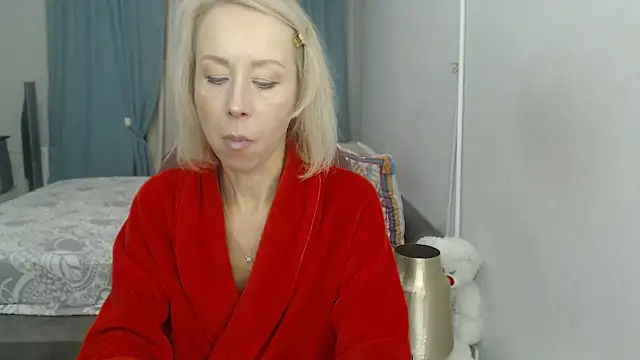 LuxuryNika online show from 11-17-25, 02:10