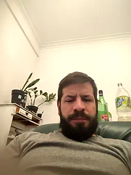 Snapshot of juanci_to chatting on 10-15-25, 12:20 juanci to online show from 10-15-25, 12:20