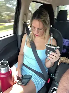 Gatitacarlita online show from 03-14-25, 01:35