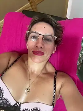 Gatitacarlita online show from 02-25-25, 01:43