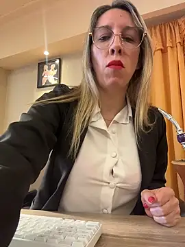 Gatitacarlita online show from 04-29-26, 12:20