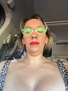 Gatitacarlita online show from 03-15-26, 12:45