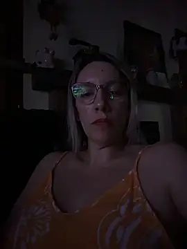 Snapshot of Gatitacarlita chatting on 12-20-25, 10:56 Gatitacarlita online show from 12-20-25, 10:56