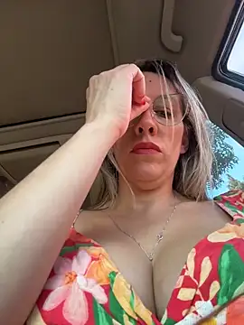 Gatitacarlita online show from 05-01-26, 07:41