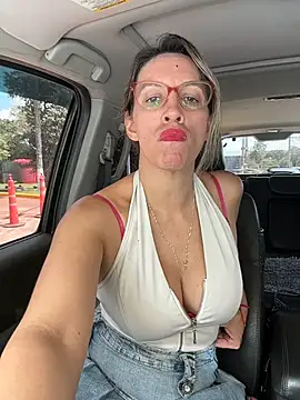 Snapshot of Gatitacarlita chatting on 02-21-26, 02:30 Gatitacarlita online show from 02-21-26, 02:30