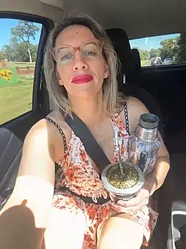 Snapshot of Gatitacarlita chatting on 11-21-25, 12:26 Gatitacarlita online show from 11-21-25, 12:26