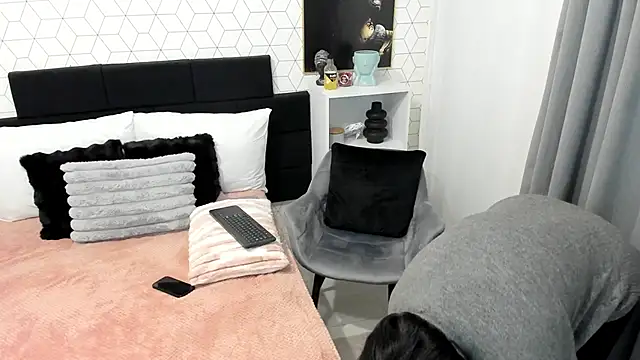 Snapshot of Heidix chatting on 02-17-25, 10:51 Heidix online show from 02-17-25, 10:51