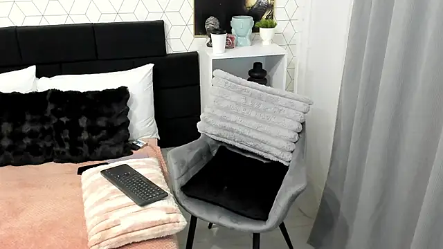 Snapshot of Heidix chatting on 03-04-25, 05:00 Heidix online show from 03-04-25, 05:00