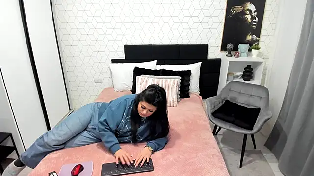 Snapshot of Heidix chatting on 03-03-25, 10:17 Heidix online show from 03-03-25, 10:17