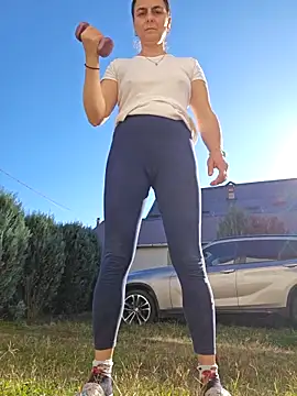 IsabelleCraft online show from 10-31-25, 12:46