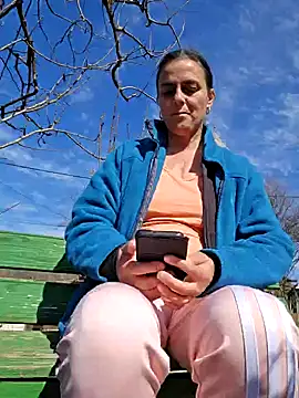 IsabelleCraft online show from 03-07-25, 10:35