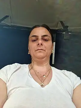 IsabelleCraft online show from 05-06-26, 04:00