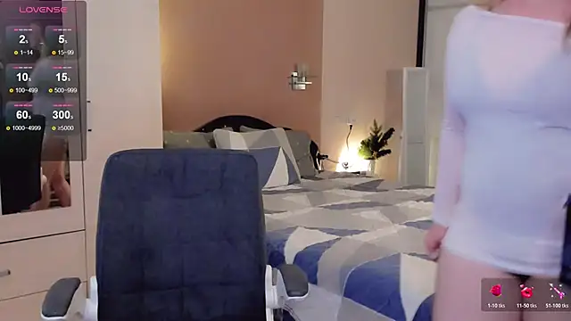 Libby Nora online show from 12-15-25, 10:54