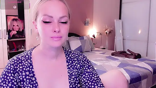 Libby Nora online show from 10-07-25, 09:32