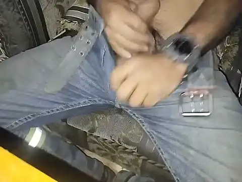 Snapshot of robertocastillo-2017 chatting on 09-30-25, 05:13 robertocastillo-2017 online show from 09-30-25, 05:13