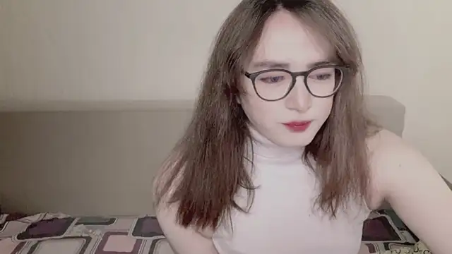 Snapshot of MinniMaksy chatting on 07-04-26, 10:03 MinniMaksy online show from 07-04-26, 10:03