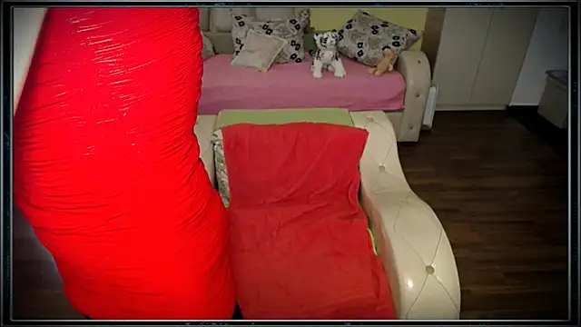 Snapshot of clementine chatting on 03-06-25, 09:03 clementine online show from 03-06-25, 09:03
