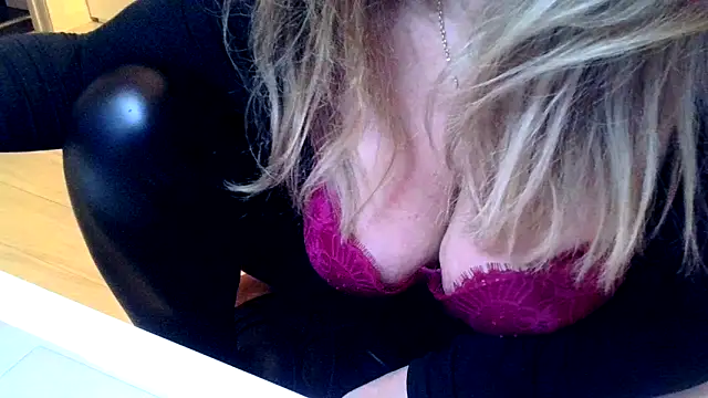 Snapshot of leadileo chatting on 01-31-26, 07:12 leadileo online show from 01-31-26, 07:12