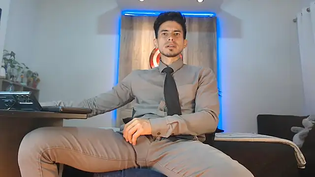 Snapshot of Andrew_4_ chatting on 11-13-25, 03:10 Andrew 4 online show from 11-13-25, 03:10