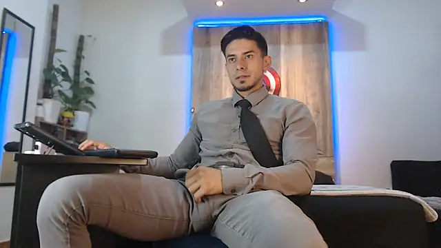 Snapshot of Andrew_4_ chatting on 03-04-26, 02:41 Andrew 4 online show from 03-04-26, 02:41