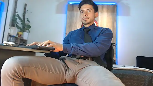 Snapshot of Andrew_4_ chatting on 02-12-26, 02:44 Andrew 4 online show from 02-12-26, 02:44