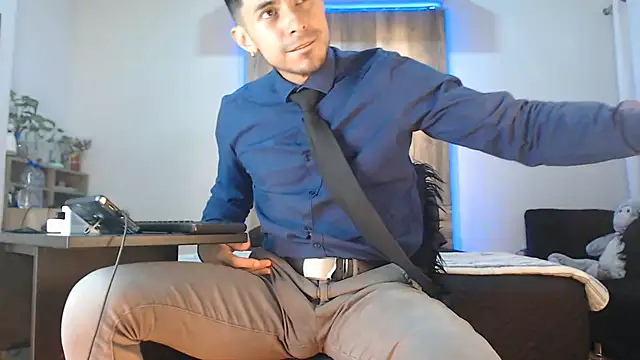 Snapshot of Andrew_4_ chatting on 12-04-25, 02:54 Andrew 4 online show from 12-04-25, 02:54