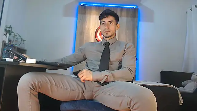 Snapshot of Andrew_4_ chatting on 11-07-25, 04:06 Andrew 4 online show from 11-07-25, 04:06