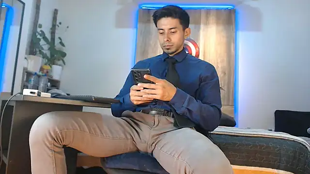 Snapshot of Andrew_4_ chatting on 02-15-26, 06:47 Andrew 4 online show from 02-15-26, 06:47