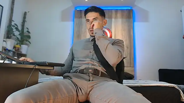 Snapshot of Andrew_4_ chatting on 02-24-26, 04:35 Andrew 4 online show from 02-24-26, 04:35