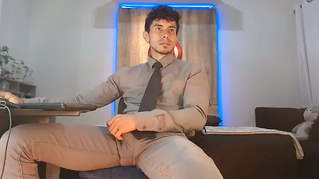 Snapshot of Andrew_4_ chatting on 10-28-25, 02:01 Andrew 4 online show from 10-28-25, 02:01