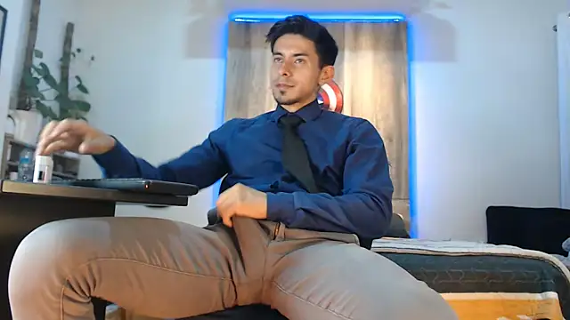 Snapshot of Andrew_4_ chatting on 02-18-26, 01:25 Andrew 4 online show from 02-18-26, 01:25