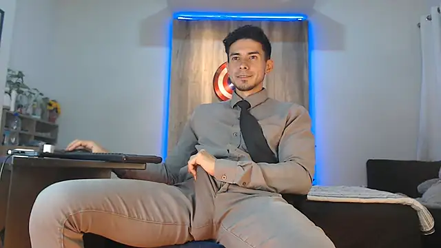 Snapshot of Andrew_4_ chatting on 11-09-25, 07:01 Andrew 4 online show from 11-09-25, 07:01