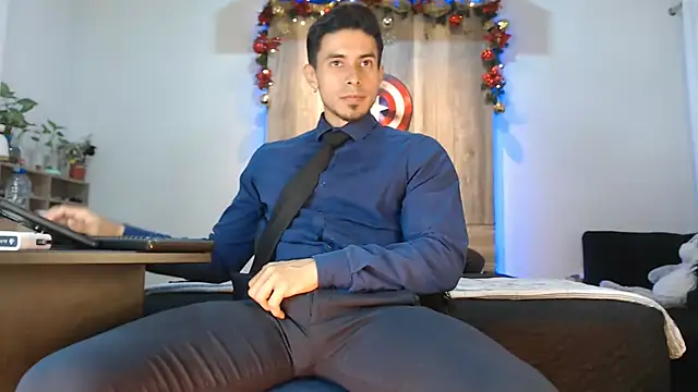 Snapshot of Andrew_4_ chatting on 12-16-25, 02:05 Andrew 4 online show from 12-16-25, 02:05