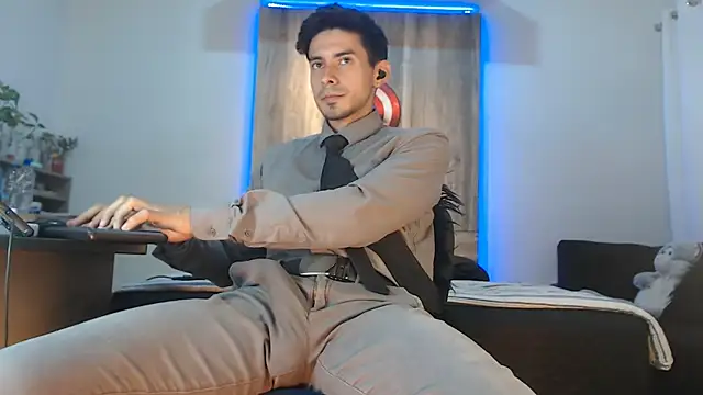 Snapshot of Andrew_4_ chatting on 11-24-25, 03:50 Andrew 4 online show from 11-24-25, 03:50