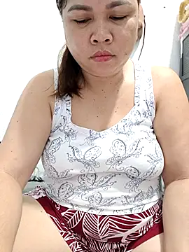 XXLorie 02 online show from 04-26-26, 08:50