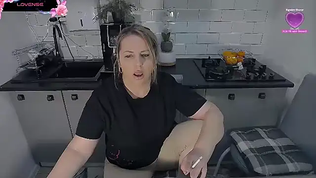 erikaerika online show from 12-16-25, 07:45