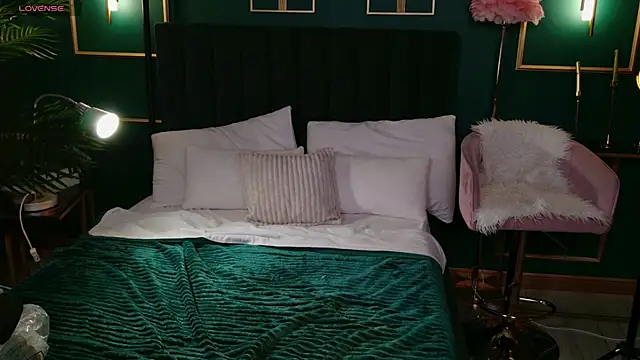 Eille Elfie online show from 09-22-25, 05:02