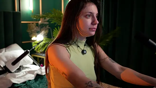 Eille Elfie online show from 12-01-25, 05:19